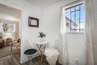 1159 N Fuller Ave, Unit B in West Hollywood, CA - Foto de edificio - Building Photo