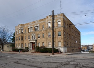 Bervean Apartments in Flint, MI - Foto de edificio - Building Photo