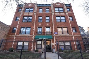 4551 N Damen Ave, Unit 403 in Chicago, IL - Building Photo