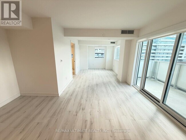1010 Sandy Beach Rd in Pickering, ON - Building Photo - Building Photo