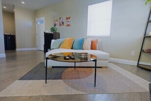 5821 Madden Ave in Los Angeles, CA - Building Photo