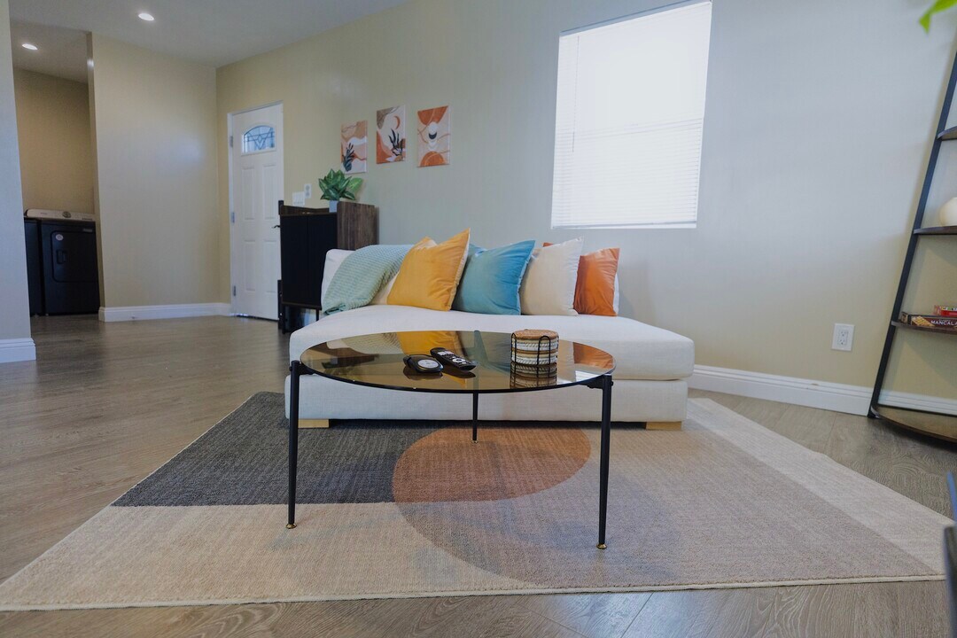 5821 Madden Ave in Los Angeles, CA - Foto de edificio