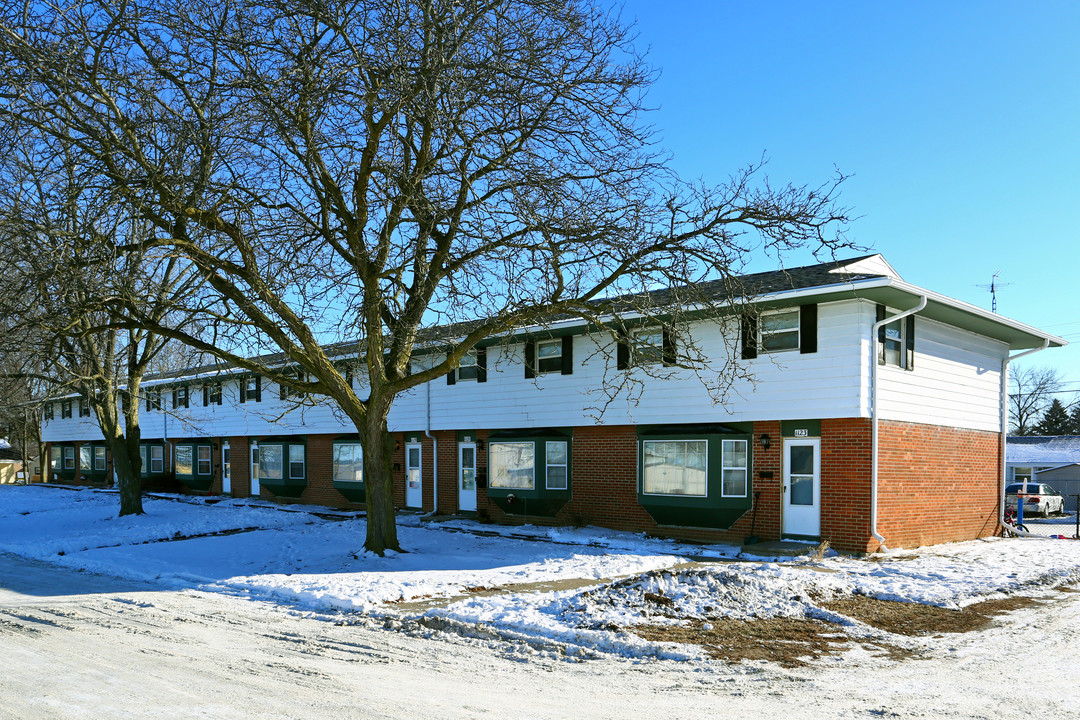 1109-1155 Talcott St in Fort Atkinson, WI - Building Photo