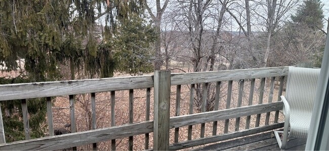 property at 512 Breezy Point Dr