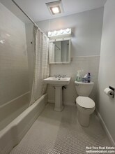 869 Beacon St, Unit 3 in Boston, MA - Building Photo - Building Photo