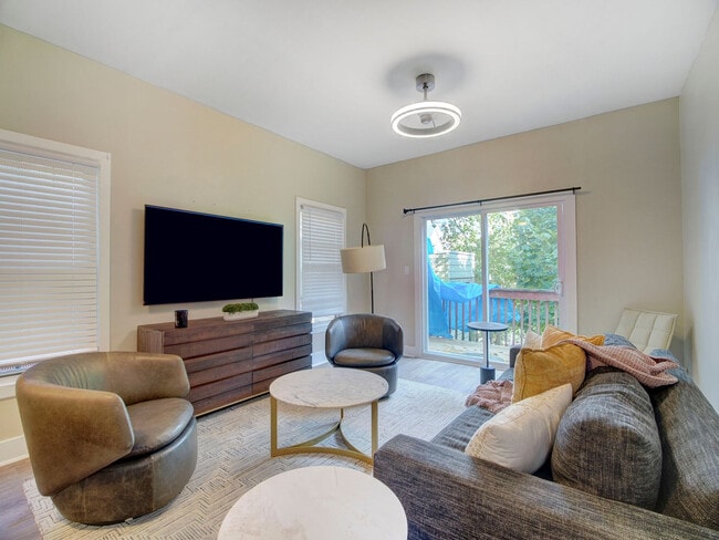 24 Britton St in Jersey City, NJ - Foto de edificio - Building Photo