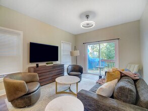 24 Britton St, Unit SI FL2-ID1501172P in Jersey City, NJ - Building Photo - Building Photo