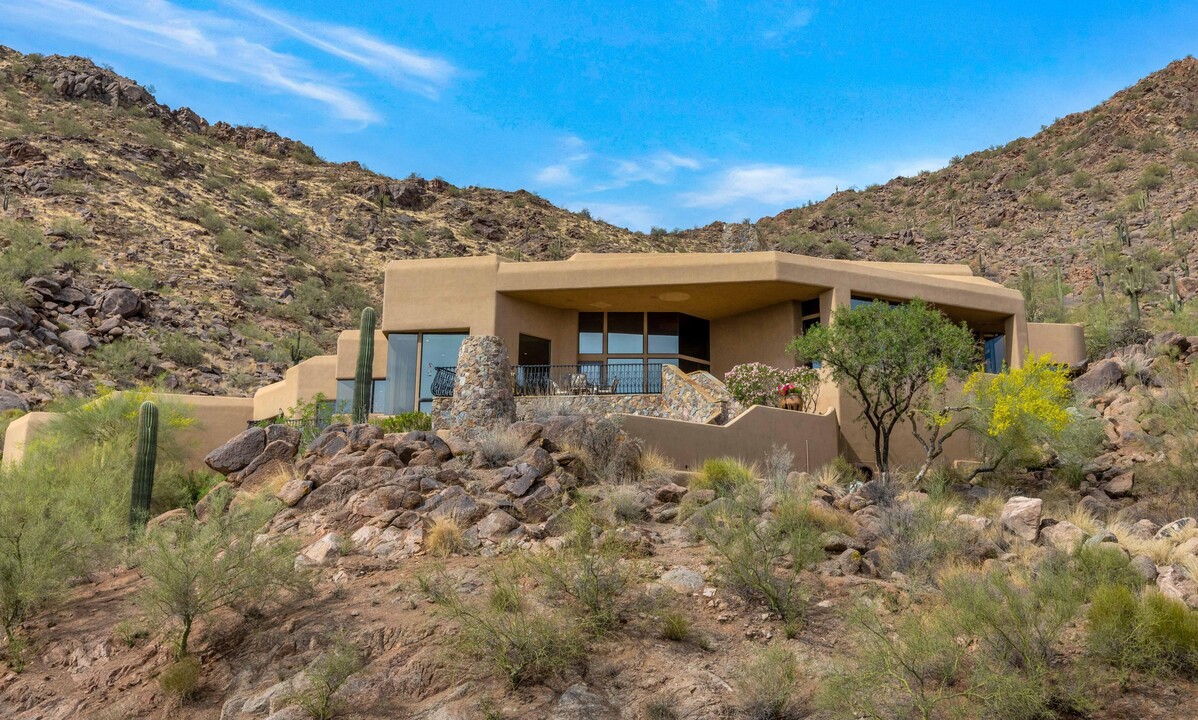 5810 E Cholla Ln in Paradise Valley, AZ - Building Photo