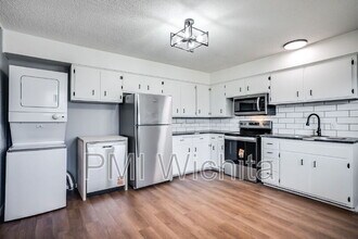 1433 N Kokomo Ave in Derby, KS - Building Photo - Building Photo