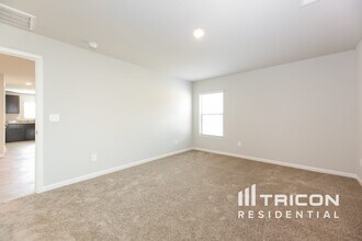 927 Equine Dr in Roebuck, SC - Building Photo - Building Photo