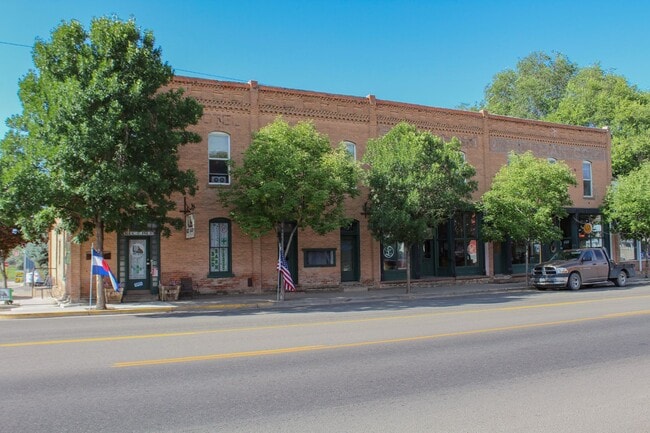 property at 101-107 W Bridge St
