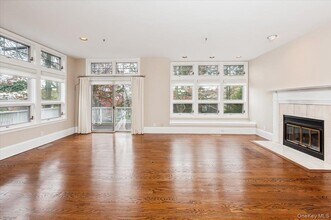 10 Old Jackson Ave in Hastings On Hudson, NY - Building Photo - Building Photo