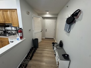 1332 Fernwood Ct in New Brunswick, NJ - Building Photo - Building Photo