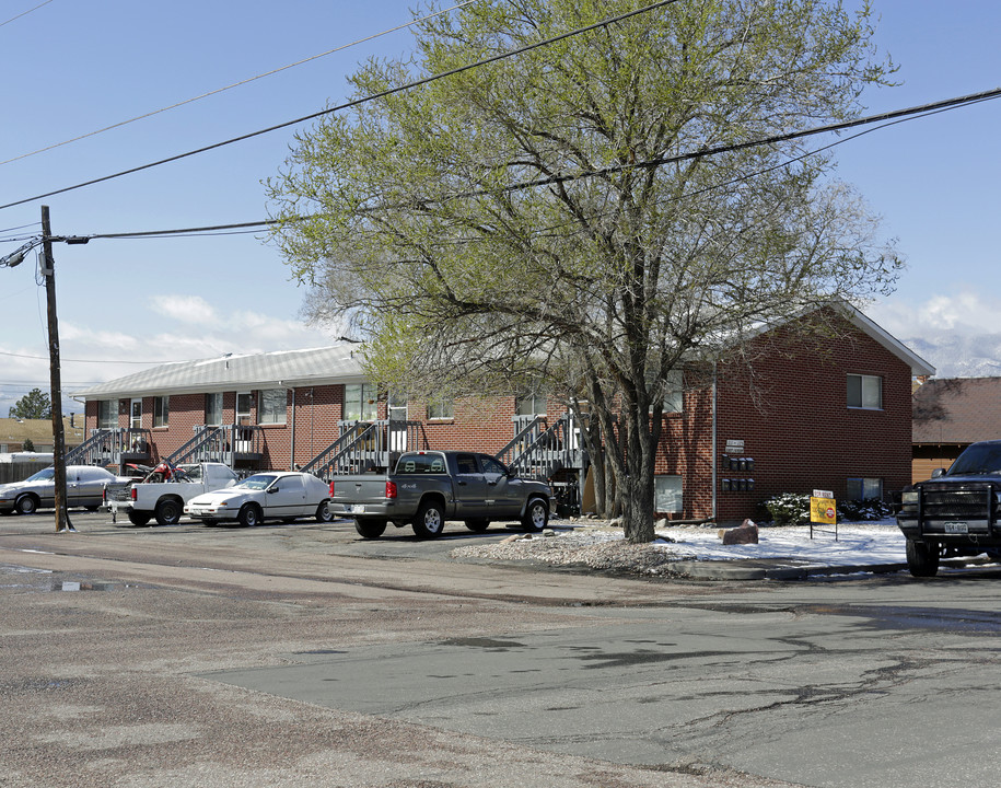 111 E Taylor St in Colorado Springs, CO - Foto de edificio