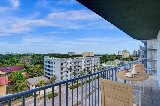 2550 SW 27th Ave, Unit 6 in Miami, FL - Building Photo - Building Photo