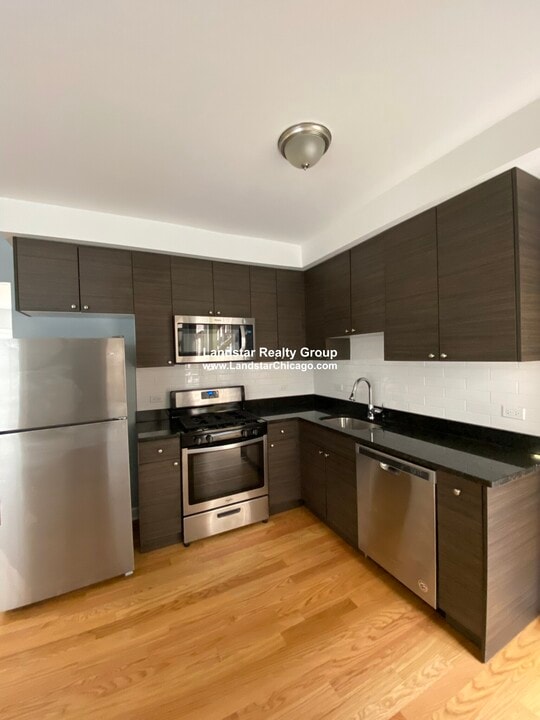 1637 W Pratt Blvd, Unit 1 in Chicago, IL - Foto de edificio