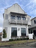 1007 Camellia Blvd in Lafayette, LA - Building Photo