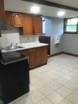 10 Desmond Rd, Unit 10B in Randolph, MA - Building Photo