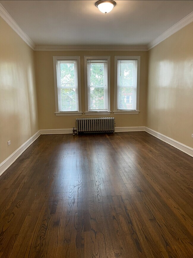 8211 S Ada St in Chicago, IL - Building Photo - Building Photo