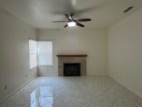 33 Orange St in Woodland, CA - Building Photo - Building Photo