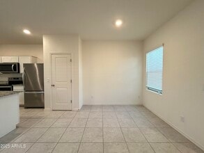 6524 W Magdalena Ln in Phoenix, AZ - Building Photo - Building Photo