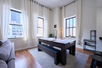 5 N Wabash Ave in Chicago, IL - Building Photo - Building Photo