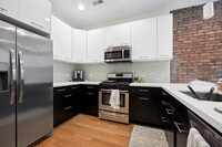 3705 N Southport Ave, Unit 2 in Chicago, IL - Building Photo - Building Photo