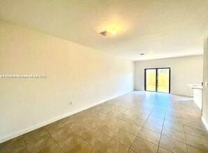 11928 SW 244 Ln in Princeton, FL - Building Photo - Building Photo