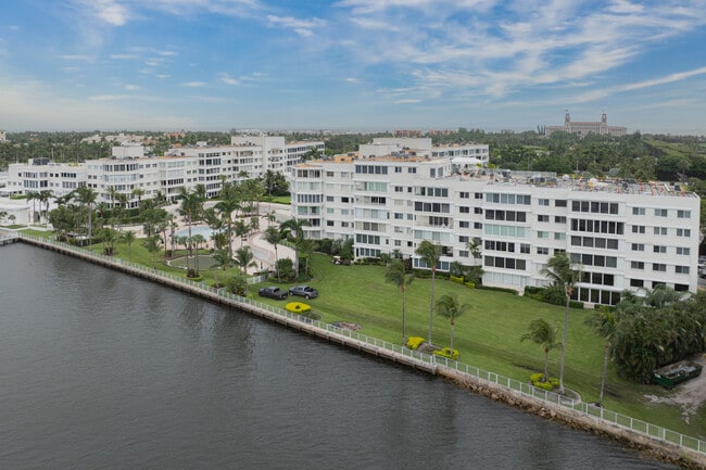 44 Cocoanut Row