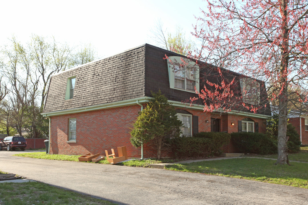 2068 Regency Rd in Lexington, KY - Building Photo