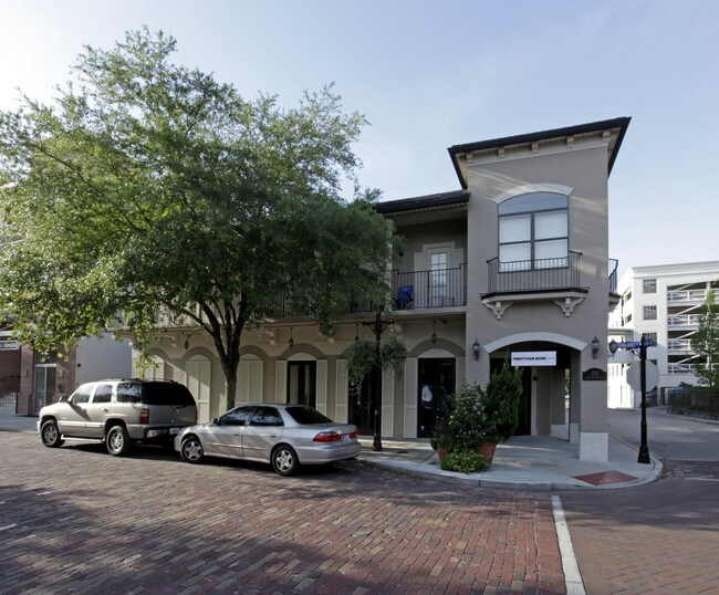470 W New England Ave in Winter Park, FL - Foto de edificio - Building Photo