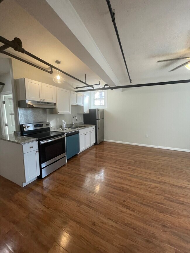 1161 Commonwealth Ave, Unit 2 in Boston, MA - Foto de edificio - Building Photo