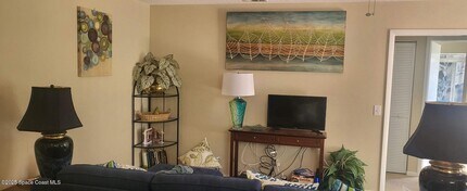 1123 Breezy Way in Sebastian, FL - Foto de edificio - Building Photo
