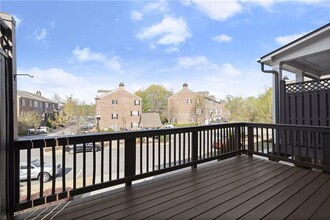310 Rose Garden Ln in Alpharetta, GA - Foto de edificio - Building Photo
