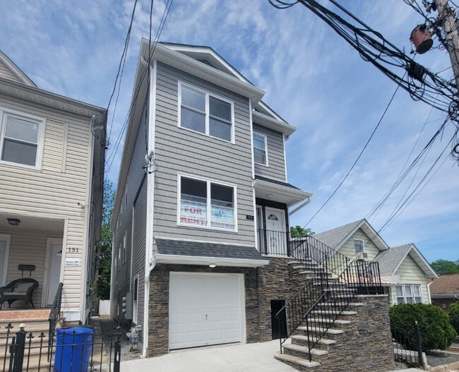 153 E 23rd St, Unit 2