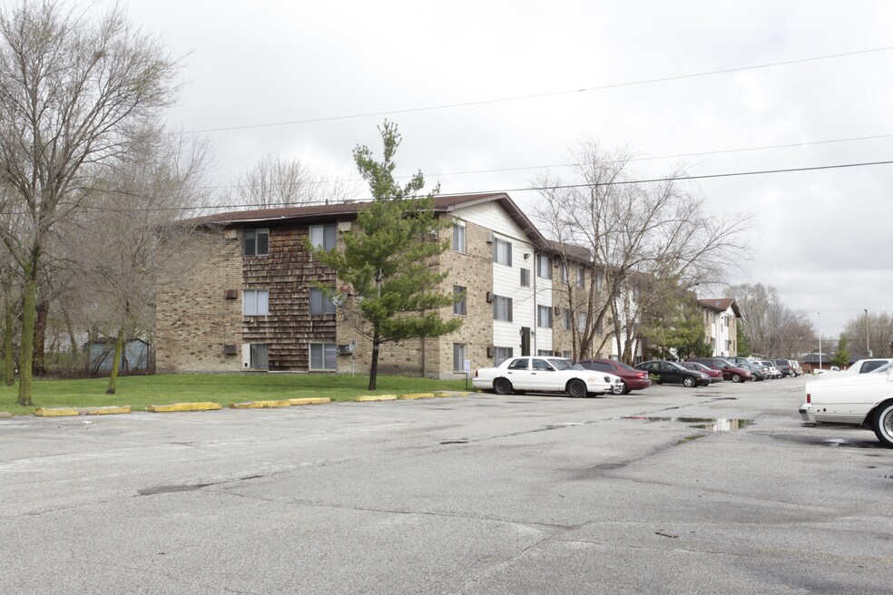 4097 W 73rd Ave Apartments Merrillville, IN Apartments