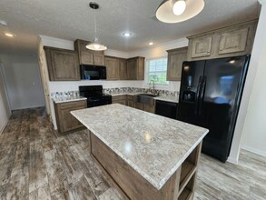 25 Nyborg Ave in North Fort Myers, FL - Foto de edificio - Building Photo