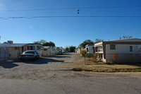 29 Space Mobile Home Park in Tucson, AZ - Foto de edificio - Building Photo