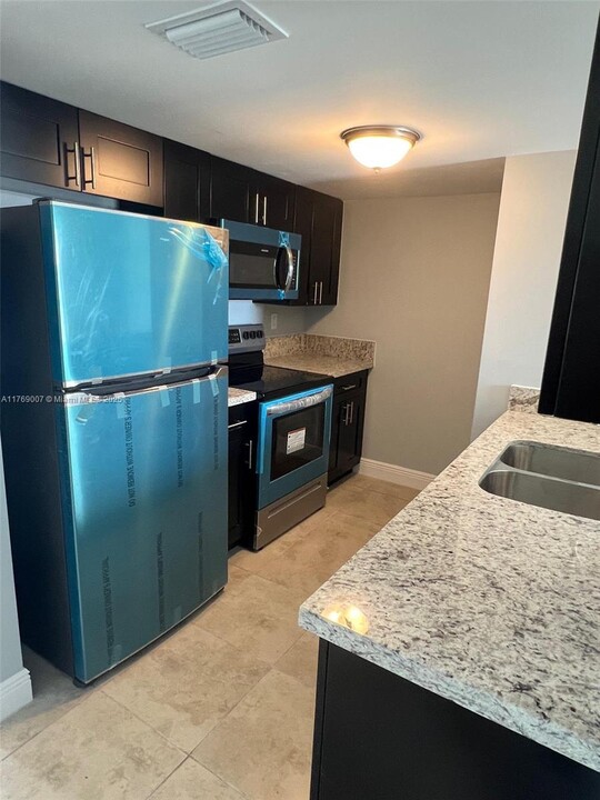 1955 NW 5th Pl in Miami, FL - Building Photo