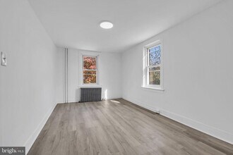 28 Bond St in Trenton, NJ - Building Photo - Building Photo