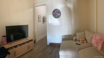 21 W Main St in Middletown, NY - Building Photo - Building Photo