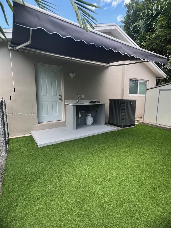 property at 5004 SW 140th Ct