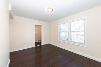 5 Malvern Ter in Medford, MA - Foto de edificio - Building Photo