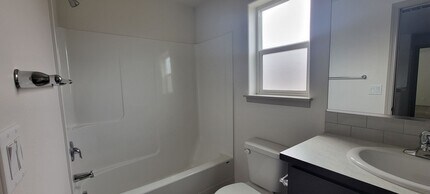 2441 Imperial Dr NW in Albany, OR - Building Photo - Building Photo