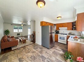 750 Hyperion Ave in Los Angeles, CA - Building Photo