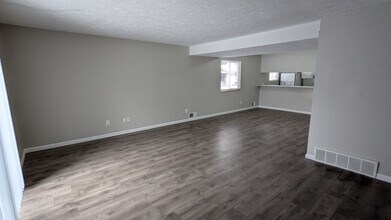 833 Kerns Dr NE in Bolivar, OH - Building Photo - Building Photo