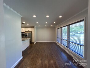 5933 Crestwood Dr in Charlotte, NC - Building Photo - Building Photo