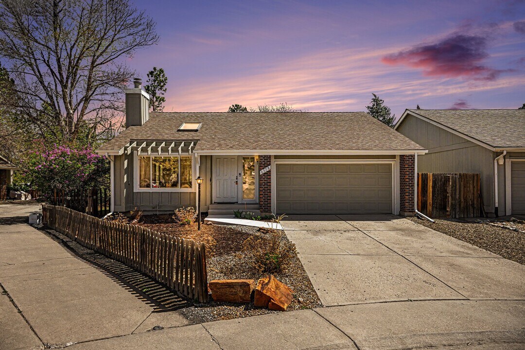 6378 S Emporia Cir in Englewood, CO - Building Photo