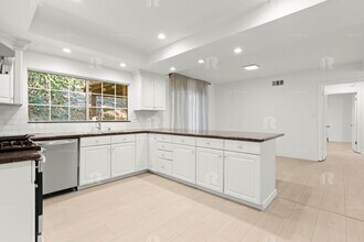 3388 Coy Dr in Los Angeles, CA - Building Photo - Building Photo