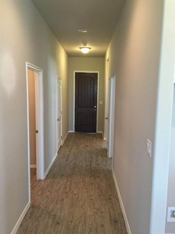 609 W Carpenter St in Decatur, TX - Foto de edificio - Building Photo